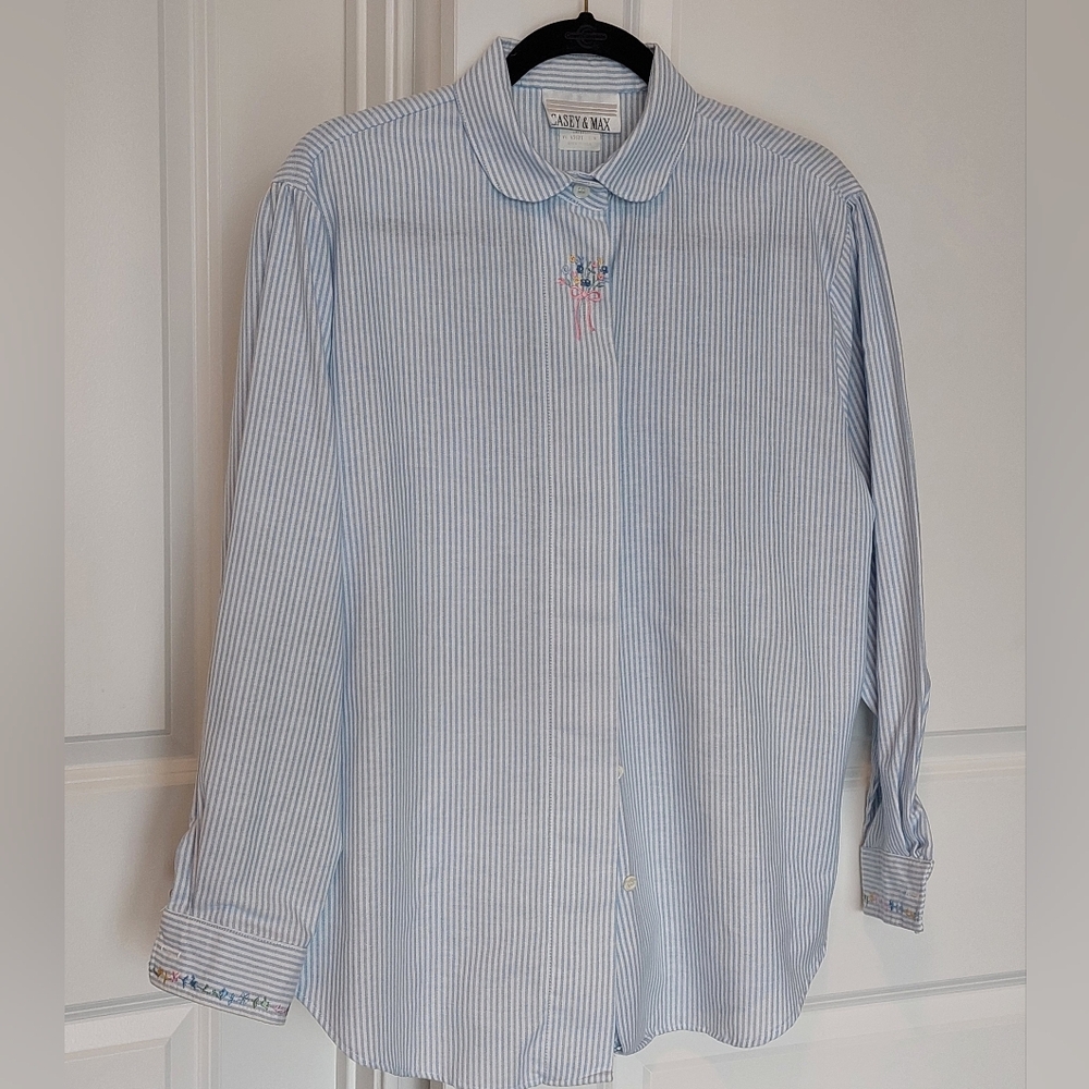 VTG Casey & Max Long Sleeve Button Blue White Stripe Round Collar Embroidery M